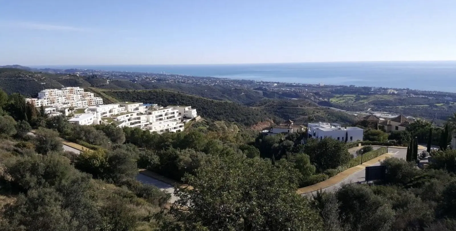 Продажа апартаментов на среднем этаже в Altos de los Monteros 13
