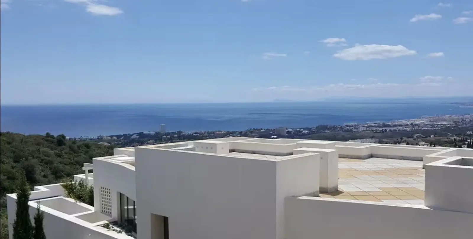 Продажа апартаментов на среднем этаже в Altos de los Monteros 14
