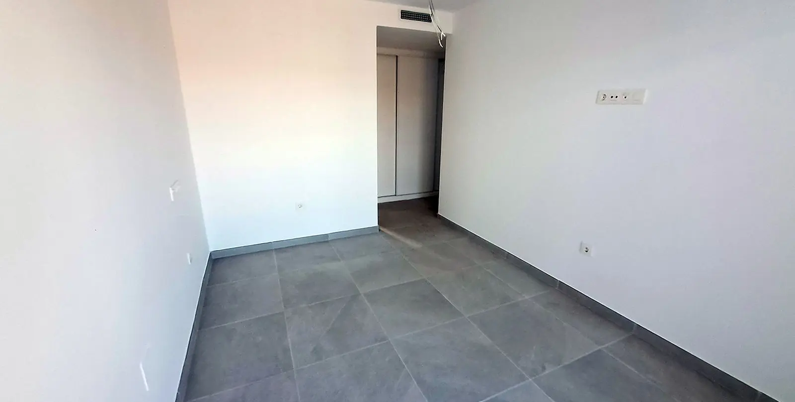 Sale of middle floor apartment in La Cala 14