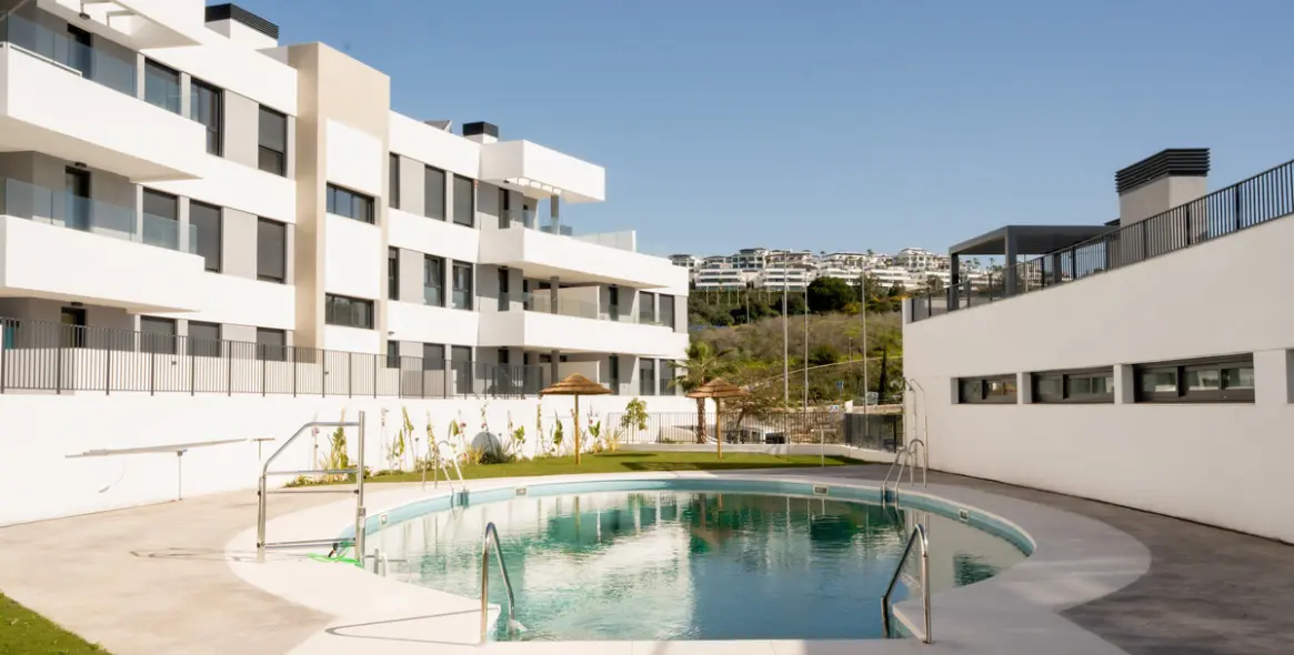 Sale of ground floor apartment in Estepona 32