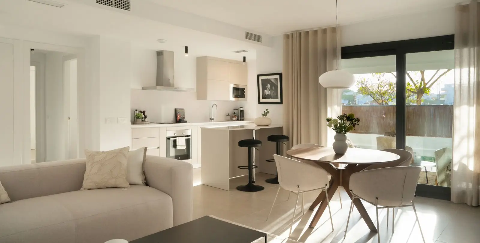 Venta de apartamento en planta baja en Estepona 1