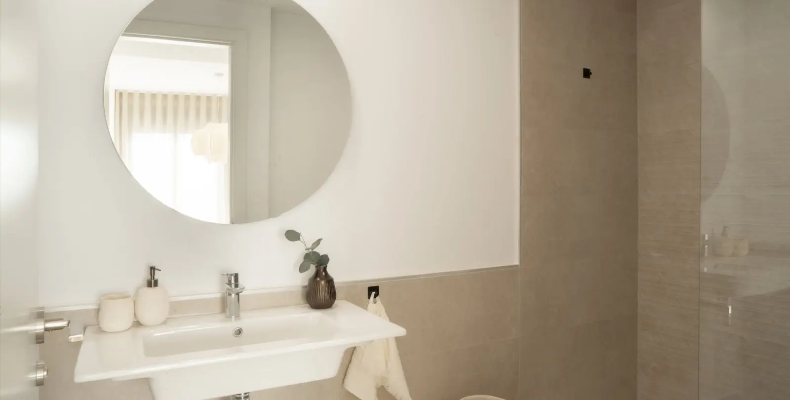 Venta de apartamento en planta baja en Estepona 22
