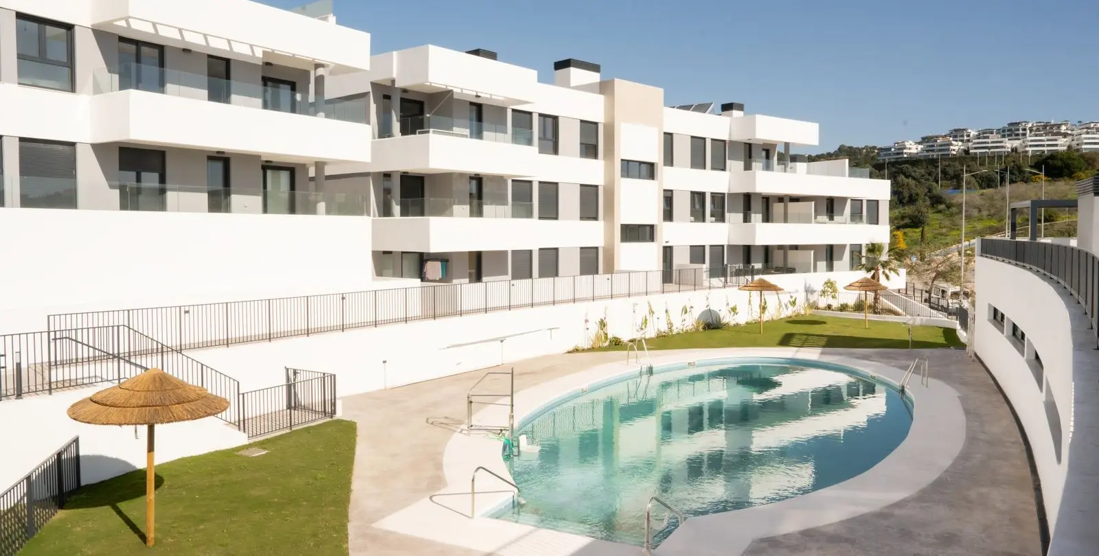 Venta de apartamento en planta baja en Estepona 31