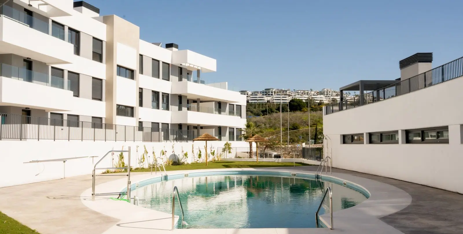 Venta de apartamento en planta baja en Estepona 32