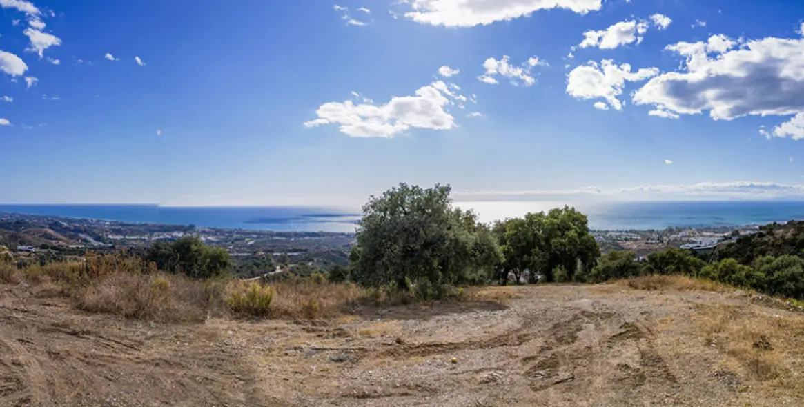 Продажа апартаментов на первом этаже в Altos de los Monteros 28