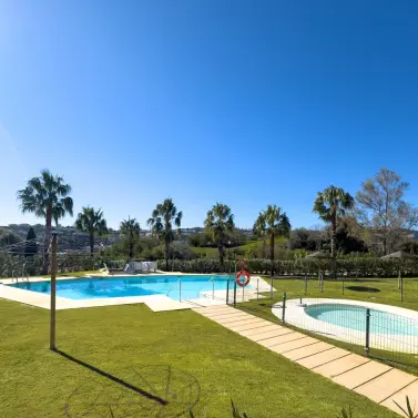 Sale of middle floor apartment in La Cala Golf