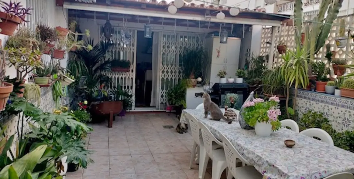 Venta de apartamento en planta baja en San Pedro de Alcántara 2