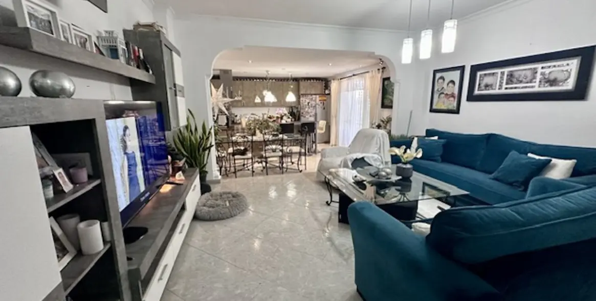 Venta de apartamento en planta baja en San Pedro de Alcántara 11