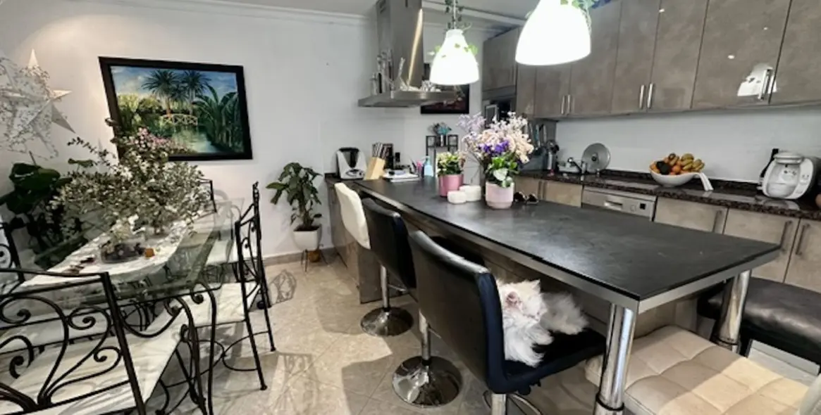 Venta de apartamento en planta baja en San Pedro de Alcántara 18