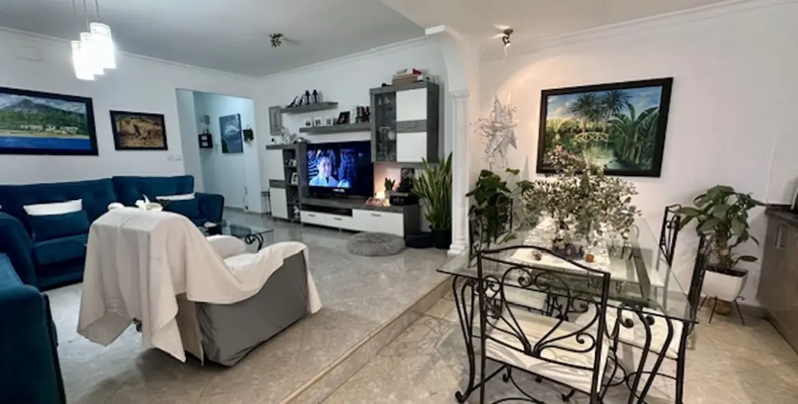 Venta de apartamento en planta baja en San Pedro de Alcántara 19