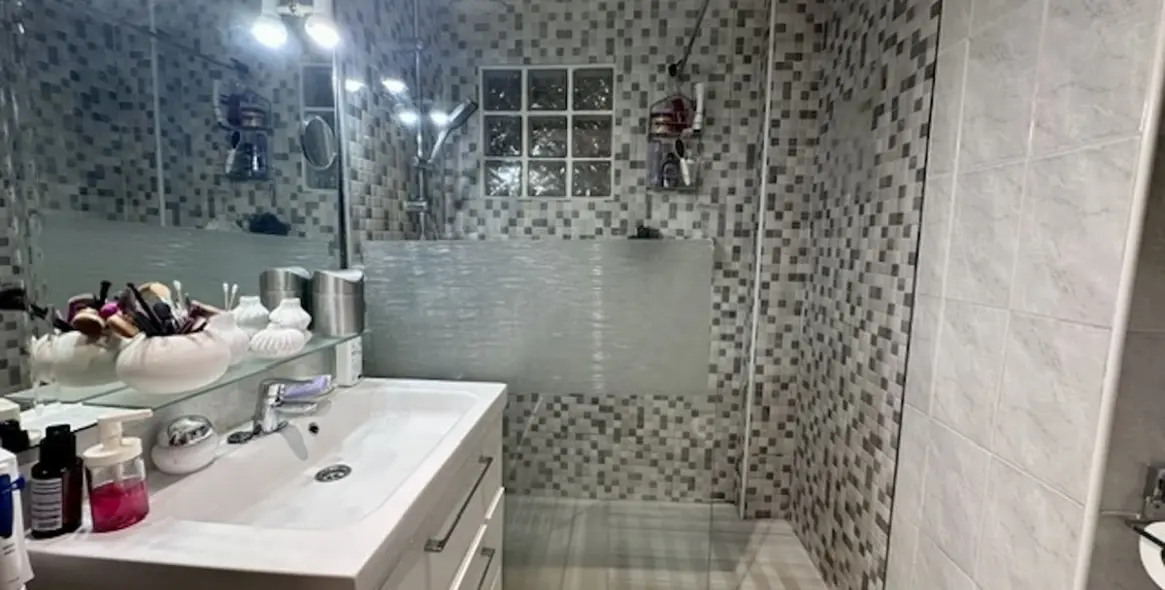 Venta de apartamento en planta baja en San Pedro de Alcántara 23