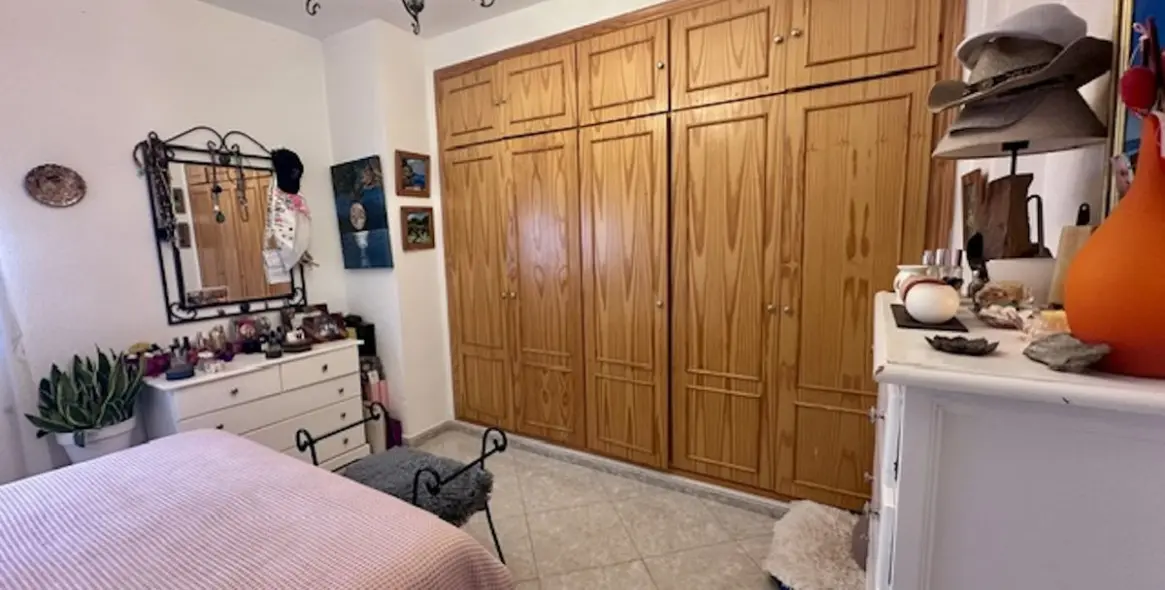 Venta de apartamento en planta baja en San Pedro de Alcántara 32