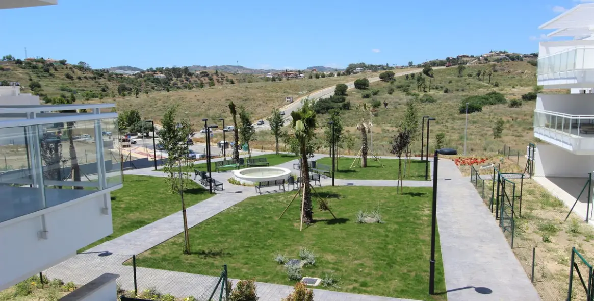 Venta de apartamento en planta media en La Cala de Mijas 12