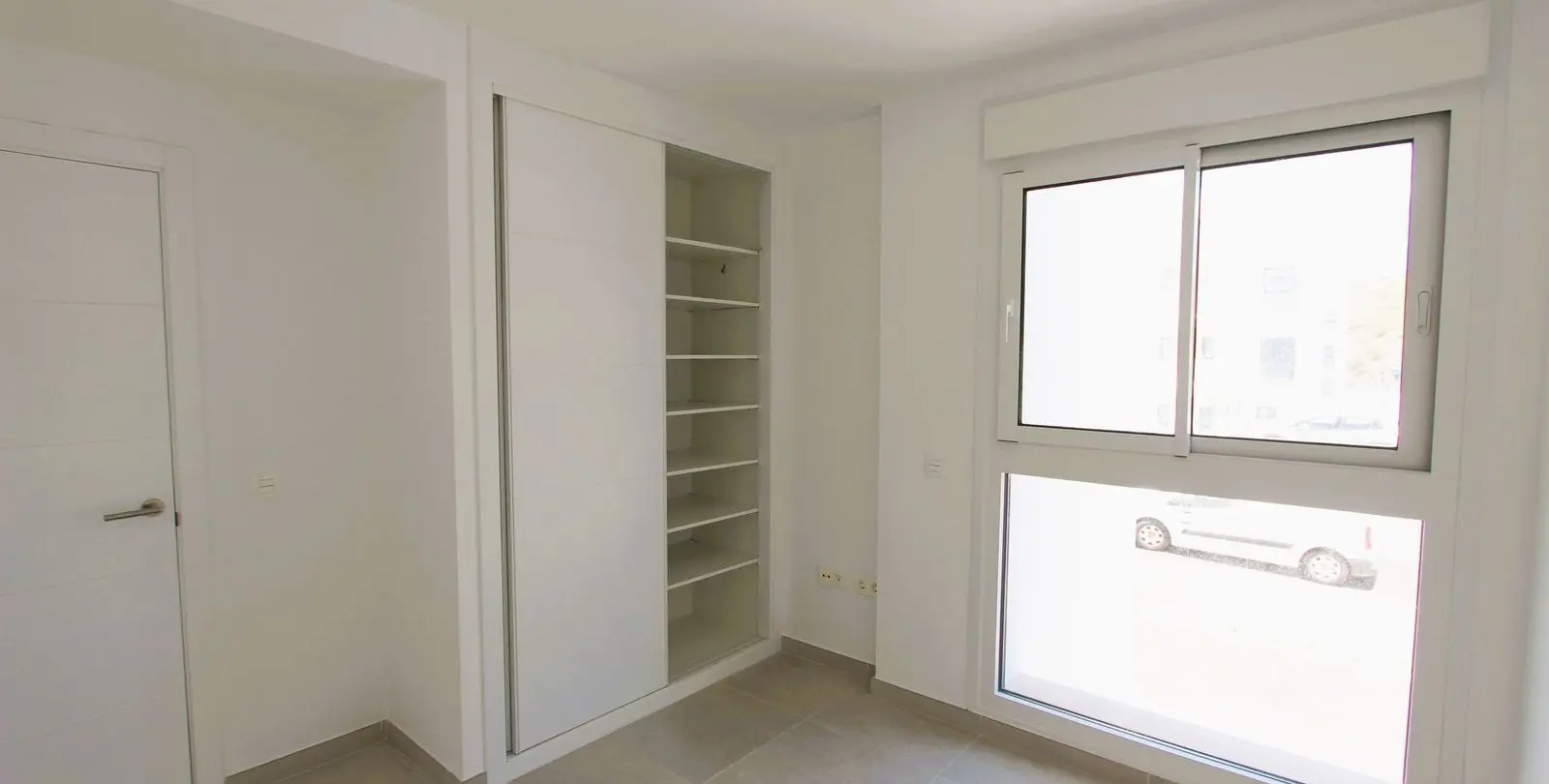 Sale of middle floor apartment in La Cala de Mijas 10