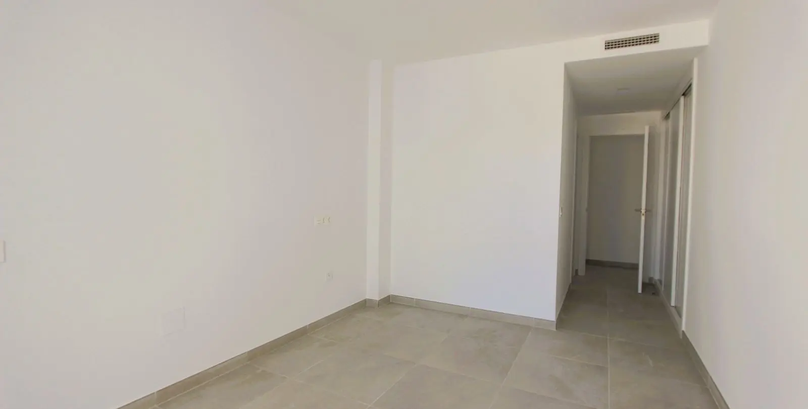 Sale of middle floor apartment in La Cala de Mijas 14