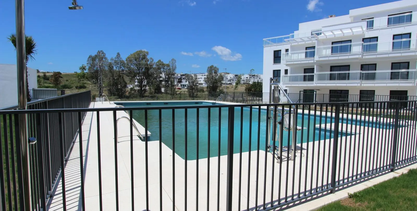 Sale of middle floor apartment in La Cala de Mijas 15