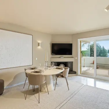 Venta de apartamento en planta media en Calahonda