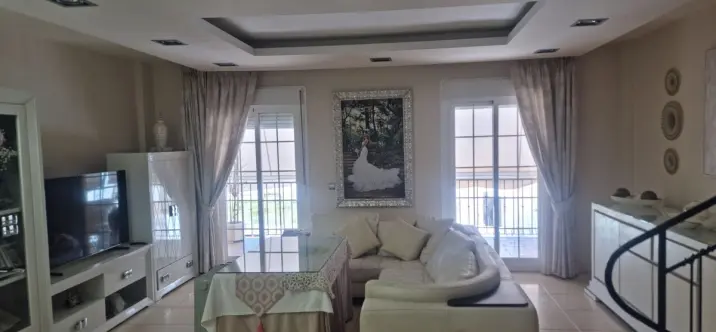 Sale of townhouse in Estepona 3