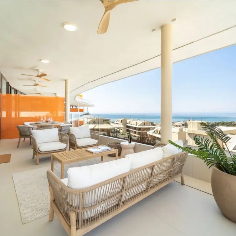 Sale of middle floor apartment in Fuengirola