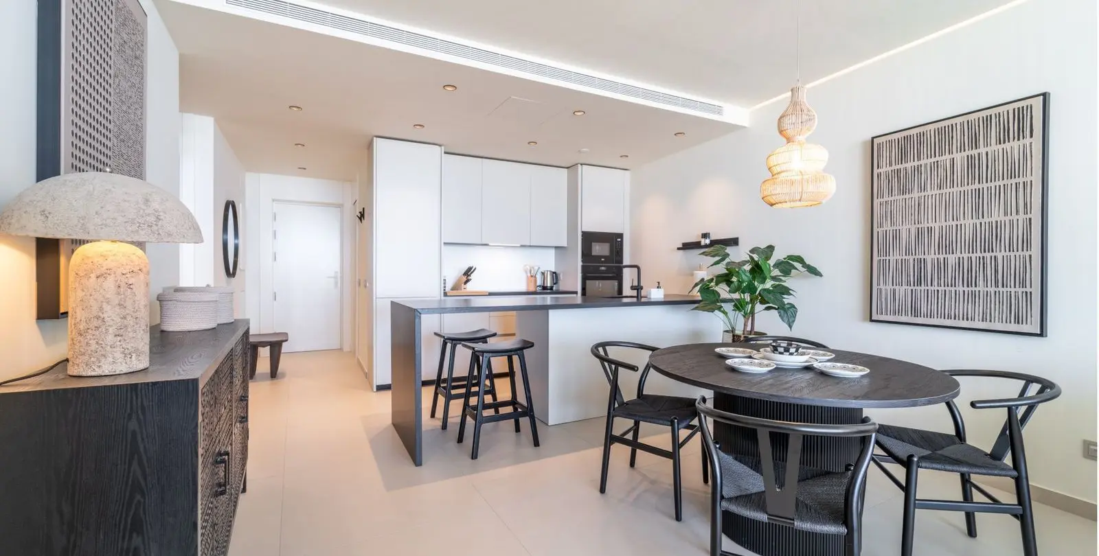 Sale of middle floor apartment in Fuengirola 12