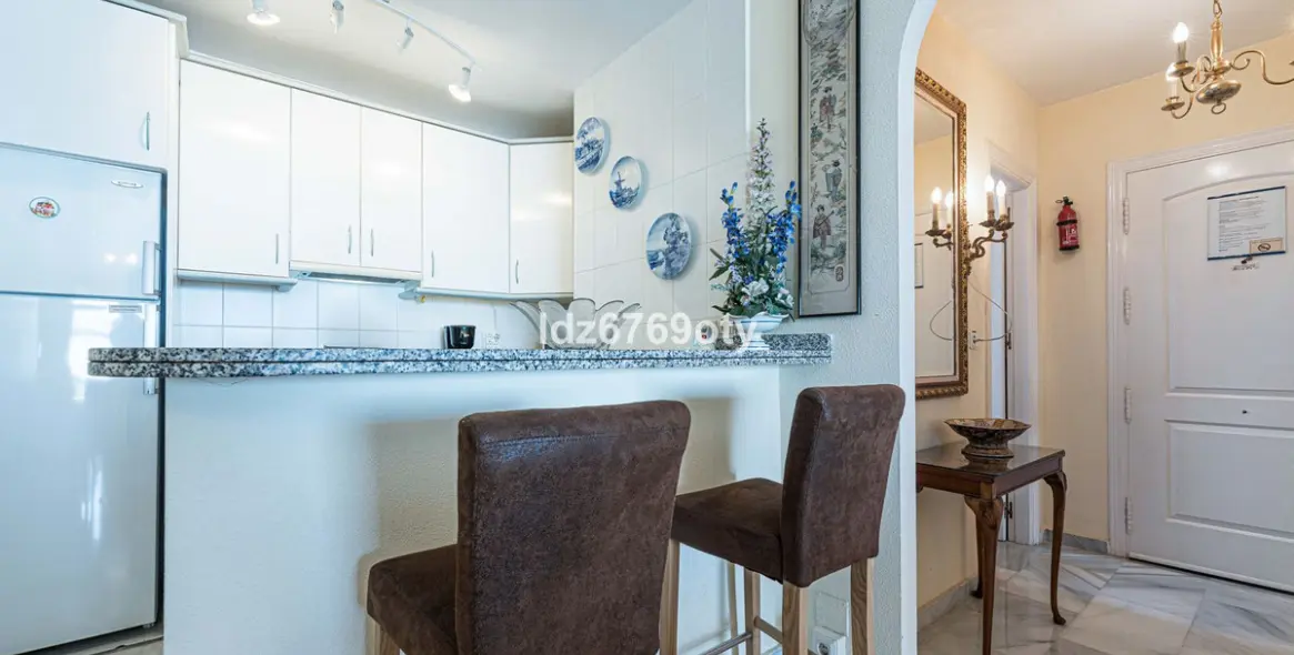 Продажа апартаментов на среднем этаже в Torremuelle 13