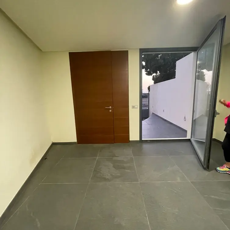 Sale of office in Marbella