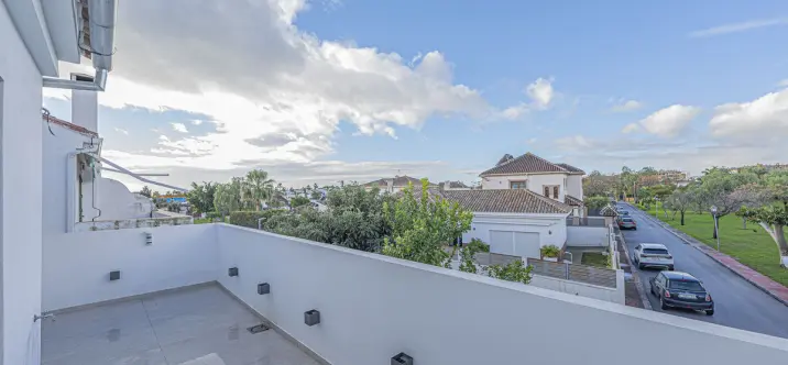 Sale of townhouse in San Pedro de Alcántara 2