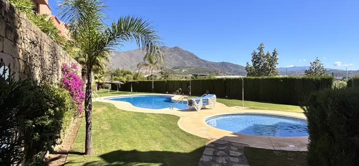 Sale of townhouse in Estepona 2
