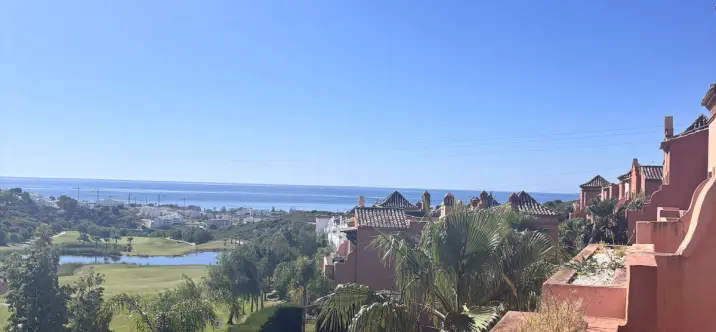 Sale of townhouse in Estepona 3