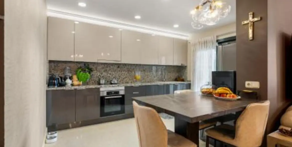 Venta de apartamento en planta baja en Benahavís 4