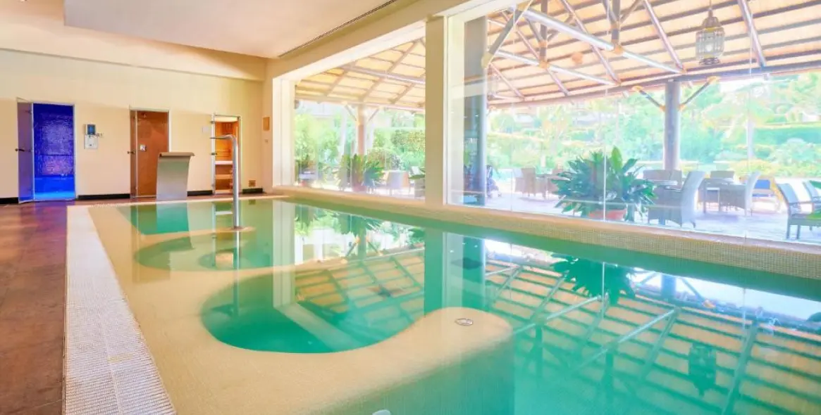 Venta de apartamento en planta baja en Benahavís 31