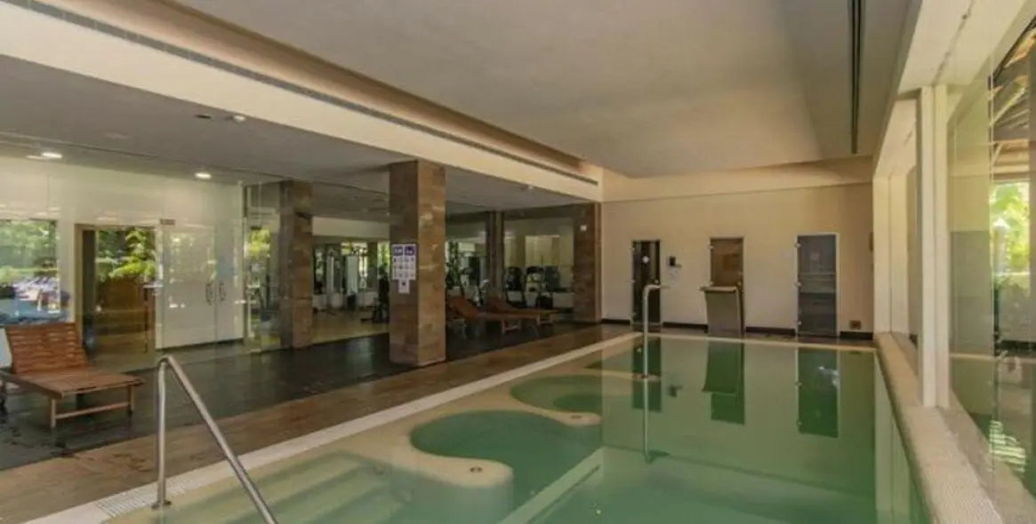 Venta de apartamento en planta baja en Benahavís 32