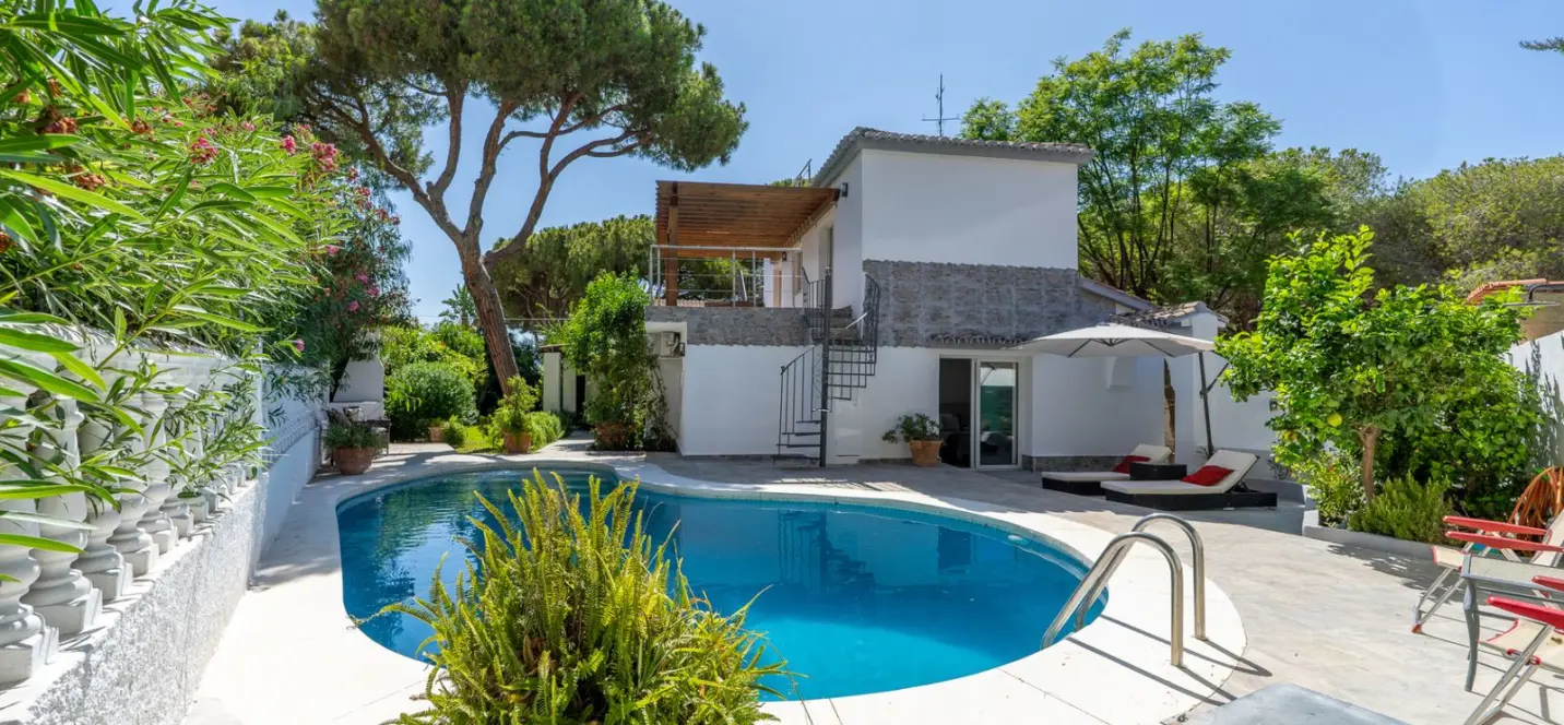 Sale of detached villa in Marbesa 0