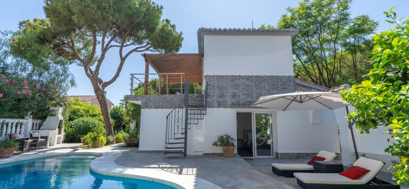 Sale of detached villa in Marbesa 1