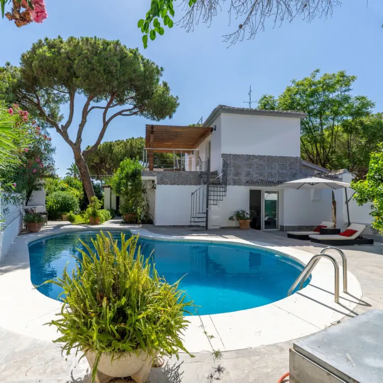 Sale of detached villa in Marbesa