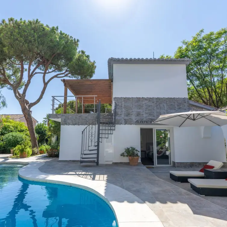 Sale of detached villa in Marbesa
