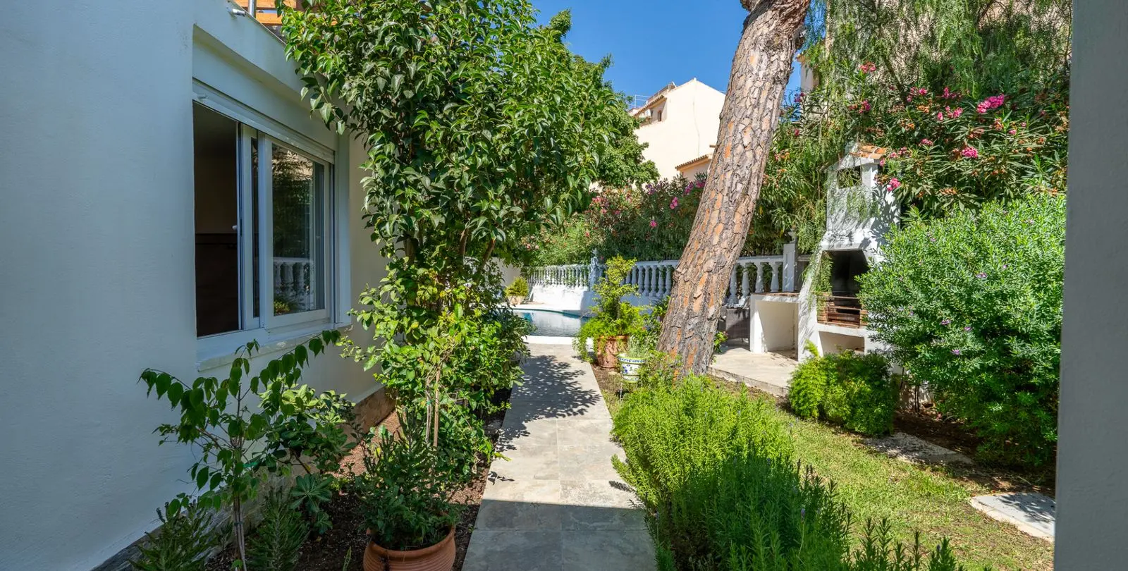Venta de villa independiente en Marbesa 41