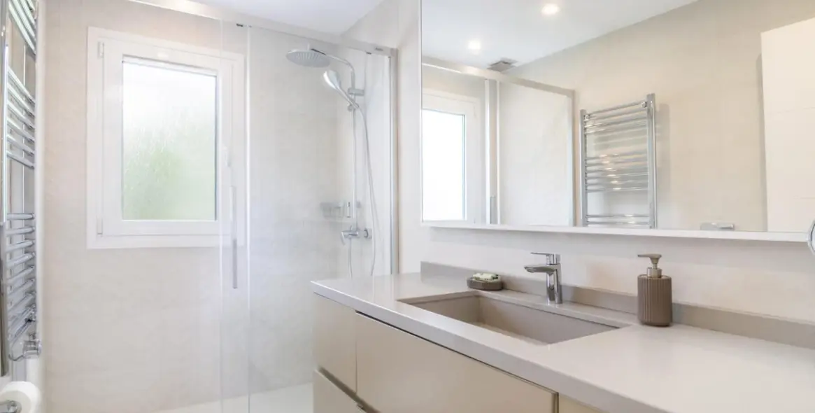 Sale of penthouse duplex in Puerto Banús 10
