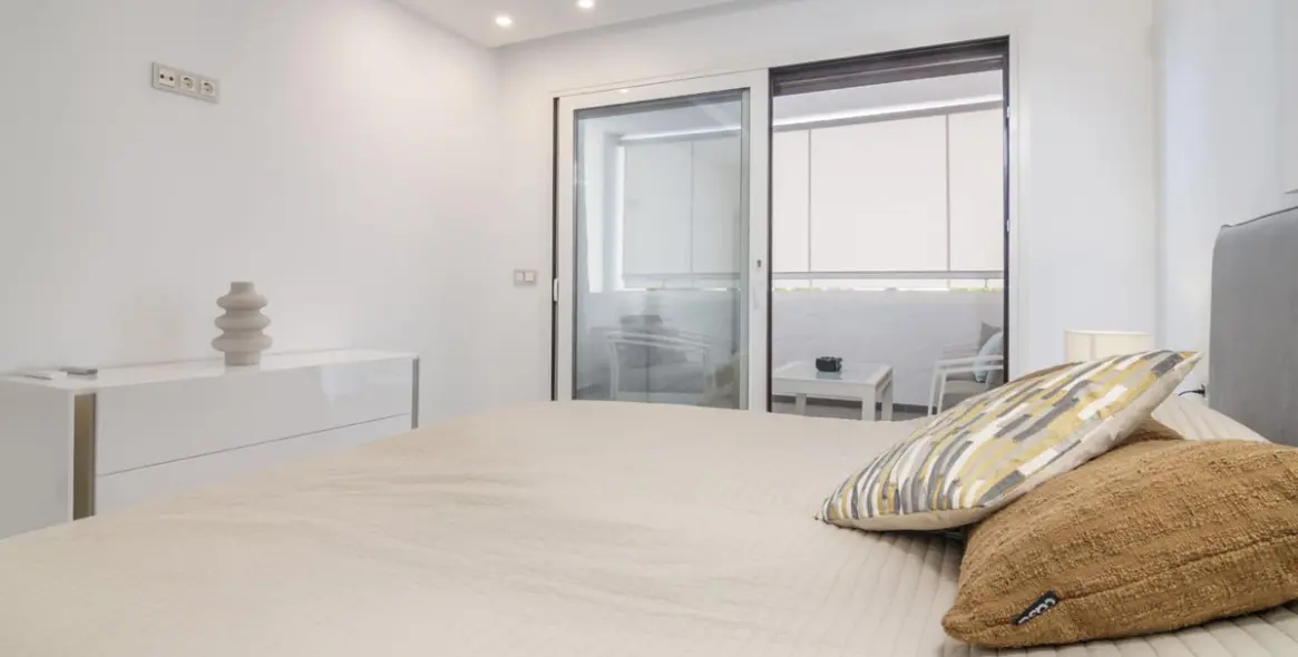 Sale of penthouse duplex in Puerto Banús 14