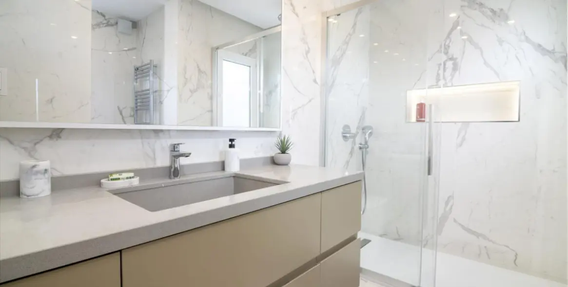 Sale of penthouse duplex in Puerto Banús 21