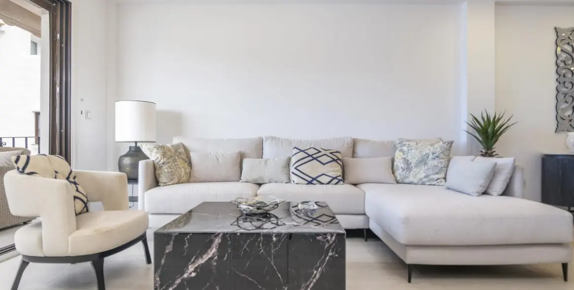 Sale of penthouse duplex in Puerto Banús 37