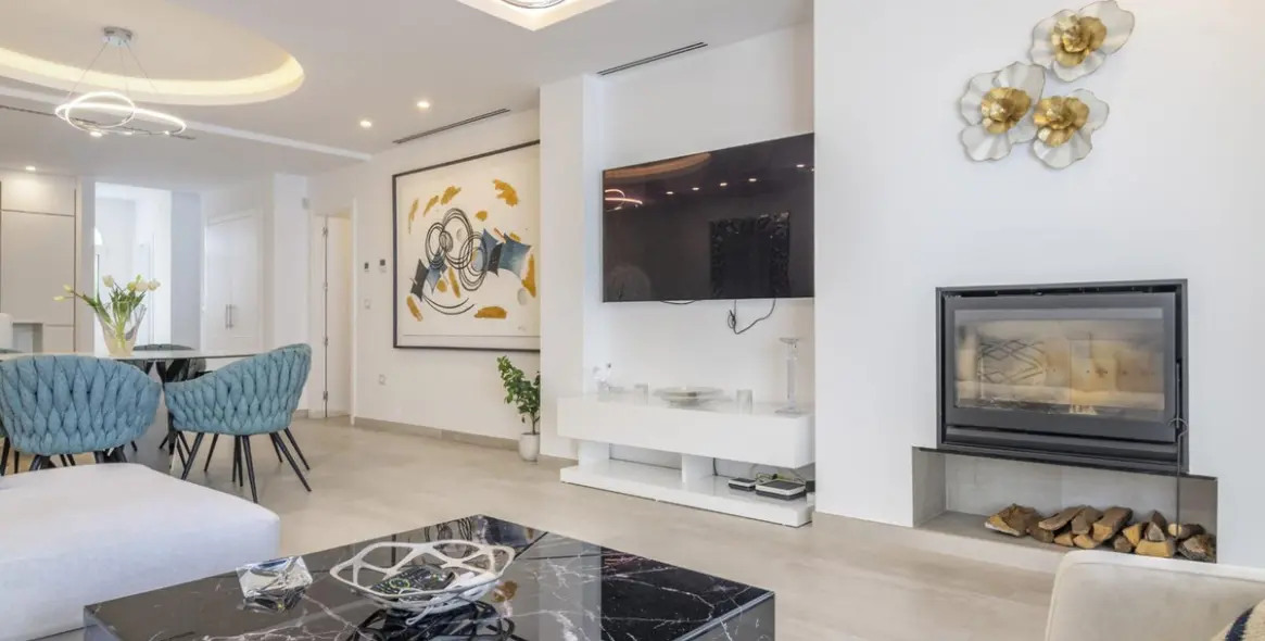 Sale of penthouse duplex in Puerto Banús 38