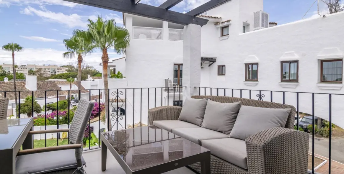 Sale of penthouse duplex in Puerto Banús 39