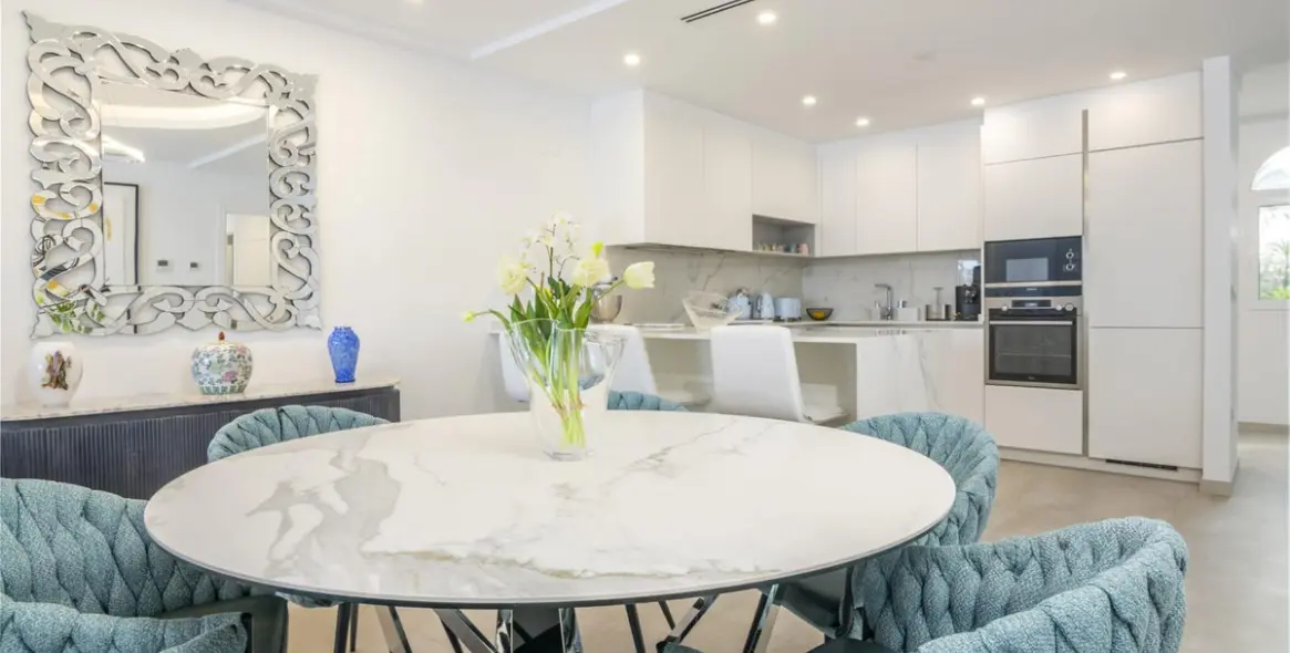 Sale of penthouse duplex in Puerto Banús 42