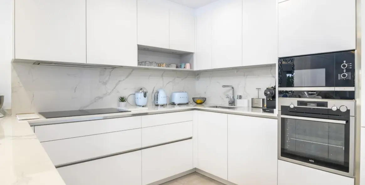 Sale of penthouse duplex in Puerto Banús 47