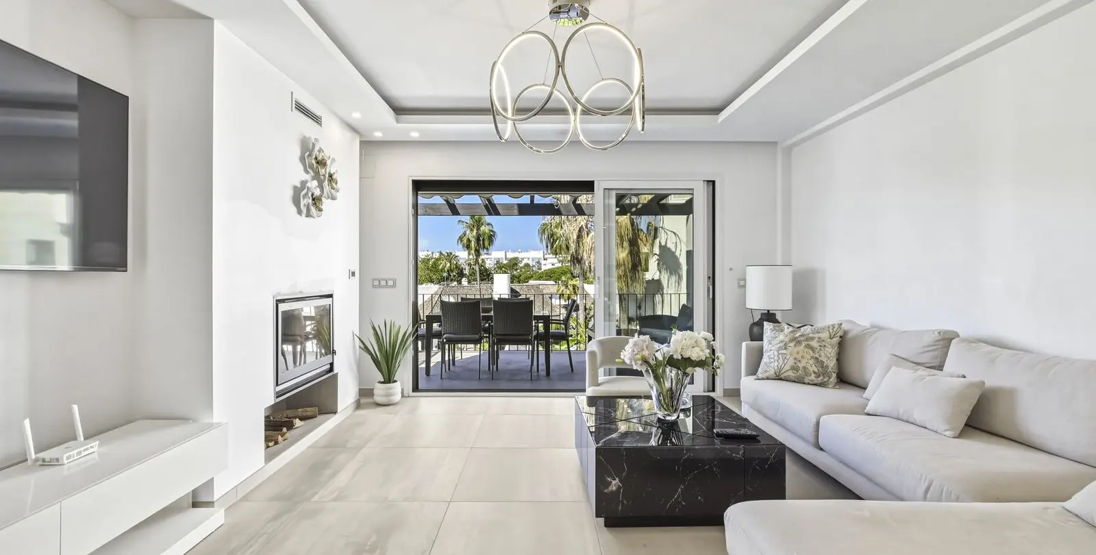 Продажа двухуровневого пентхауса в Puerto Banús 3