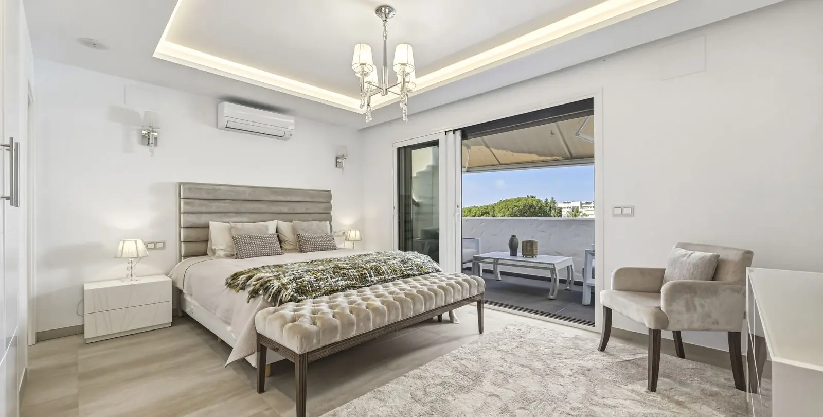Продажа двухуровневого пентхауса в Puerto Banús 8