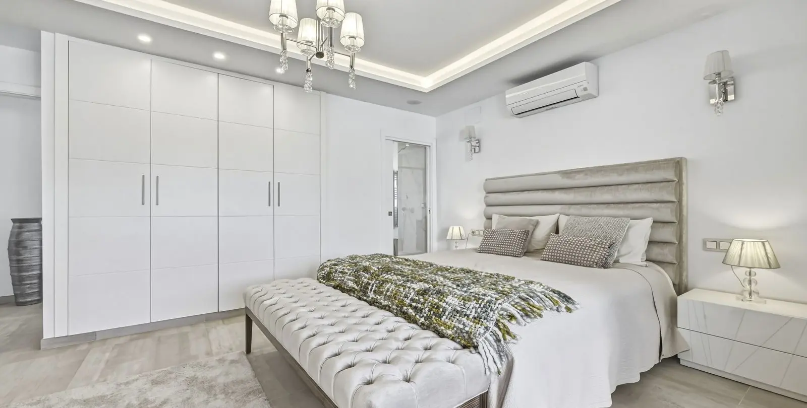 Продажа двухуровневого пентхауса в Puerto Banús 12