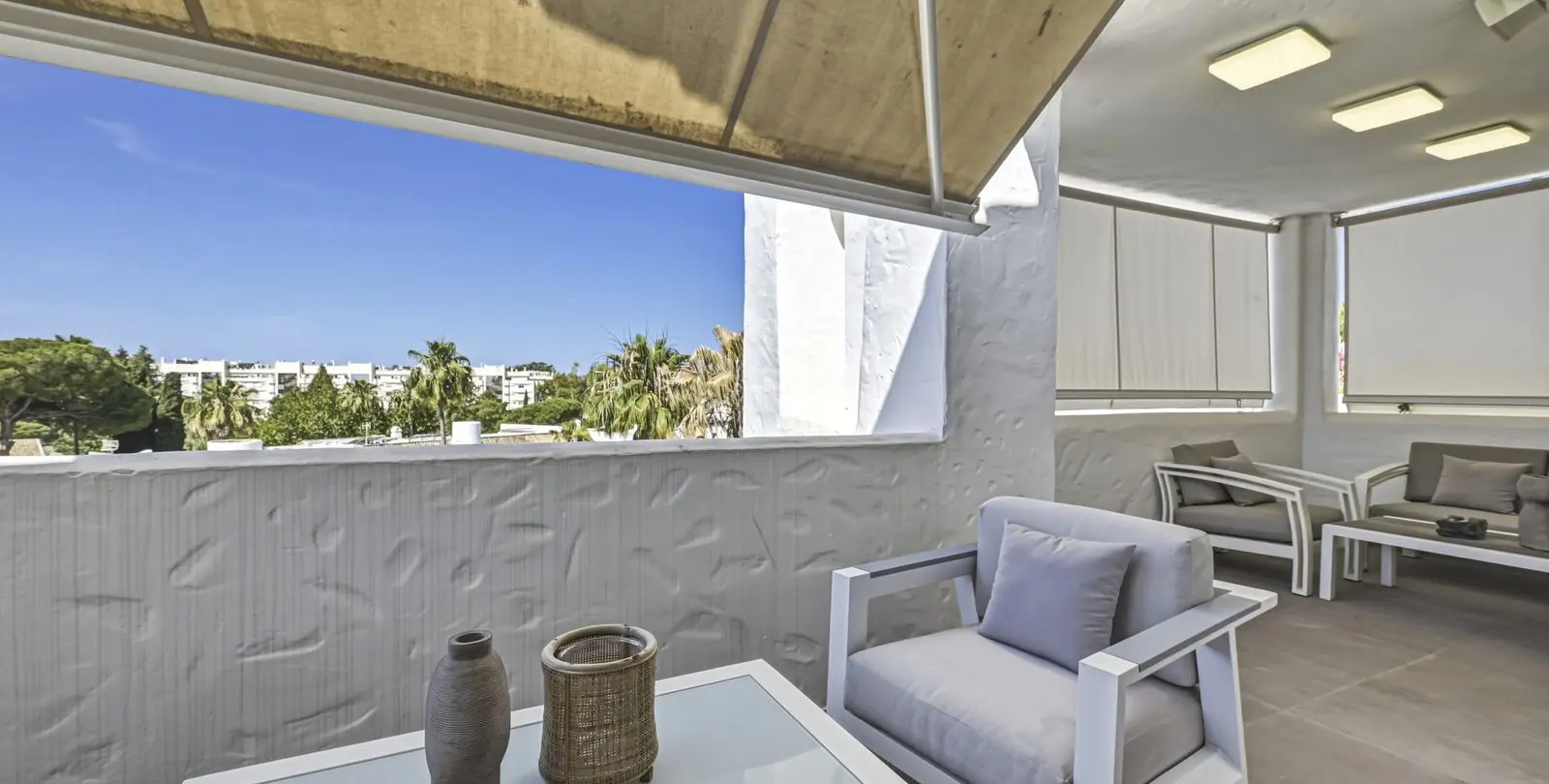 Продажа двухуровневого пентхауса в Puerto Banús 13