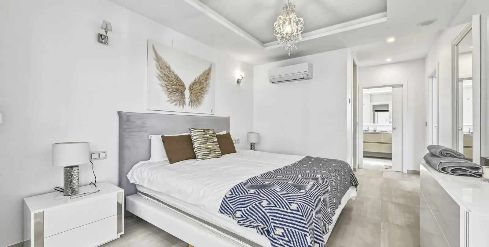 Продажа двухуровневого пентхауса в Puerto Banús 22